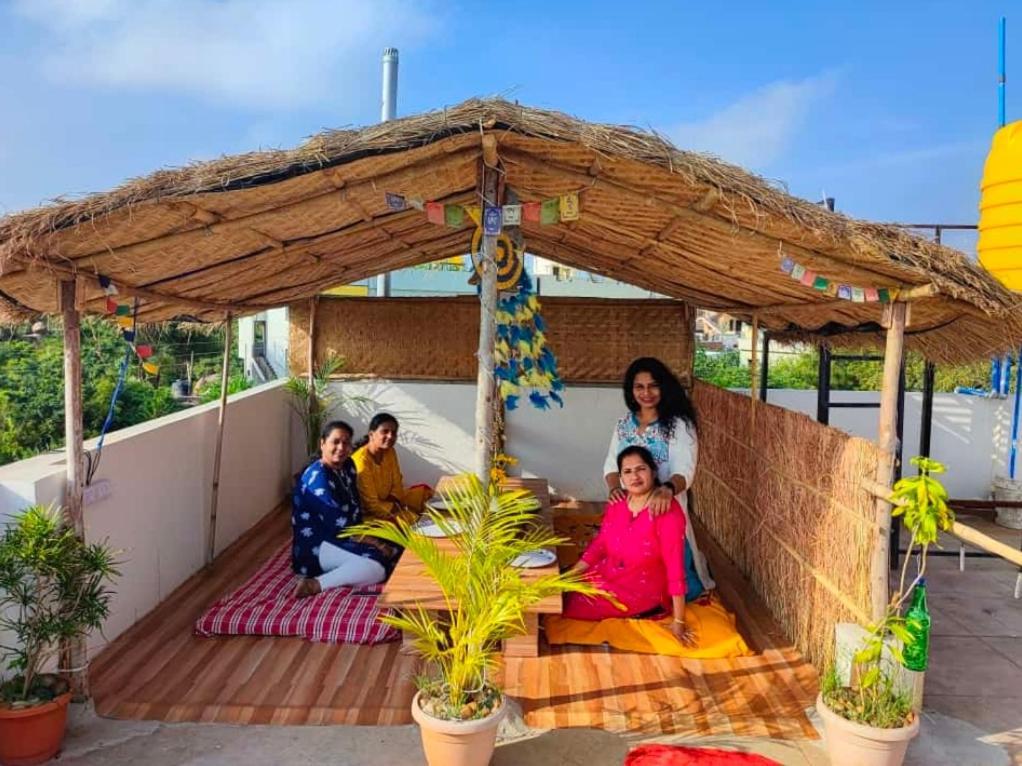 Veeru Homestay Hospet Exterior foto